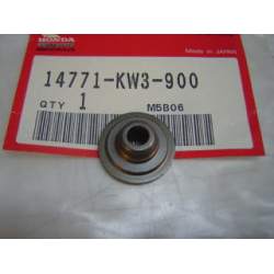 RETAINER,VALVE SPRING