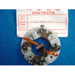 Plateau avec charbons pour démarreur de CBX750FC 2103048 --> VT1100C 88 VFR75